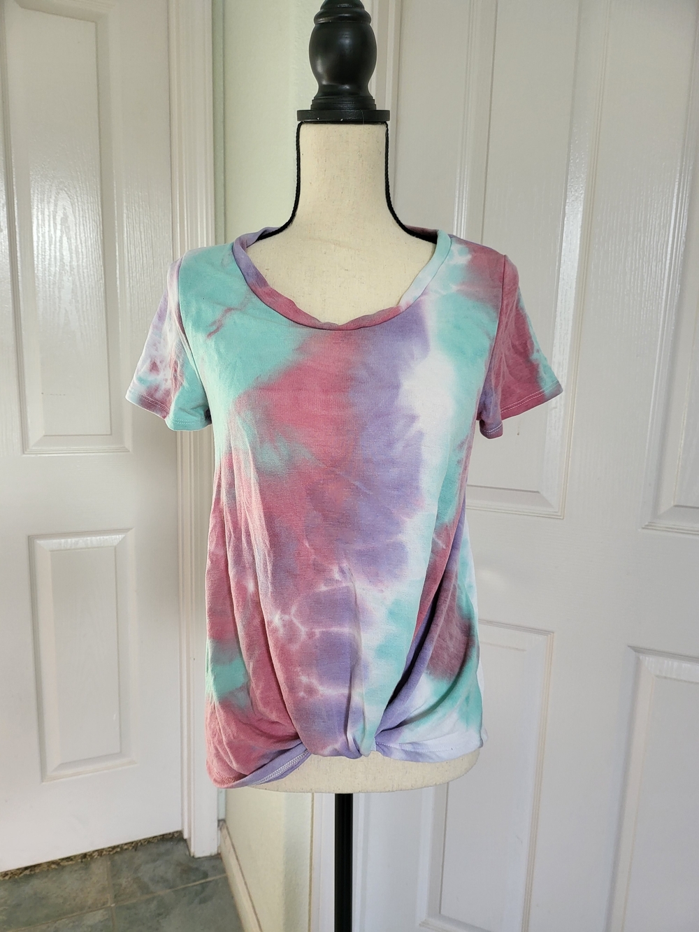 Pink Lily Pastel Tie-Dye Twist Hem Short Sleeve Top
